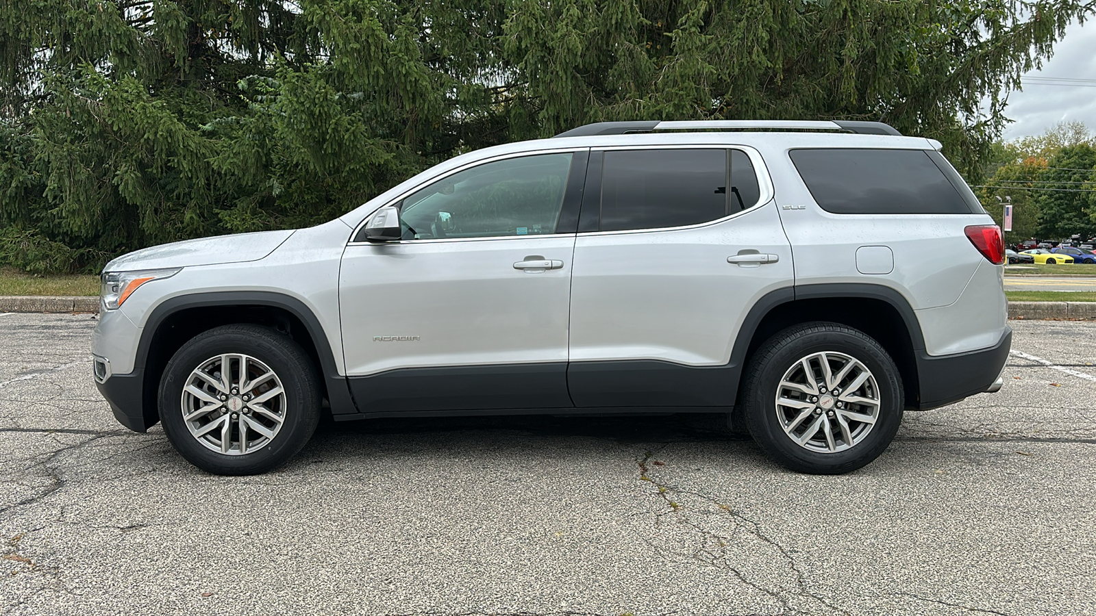 2017 GMC Acadia SLE 29