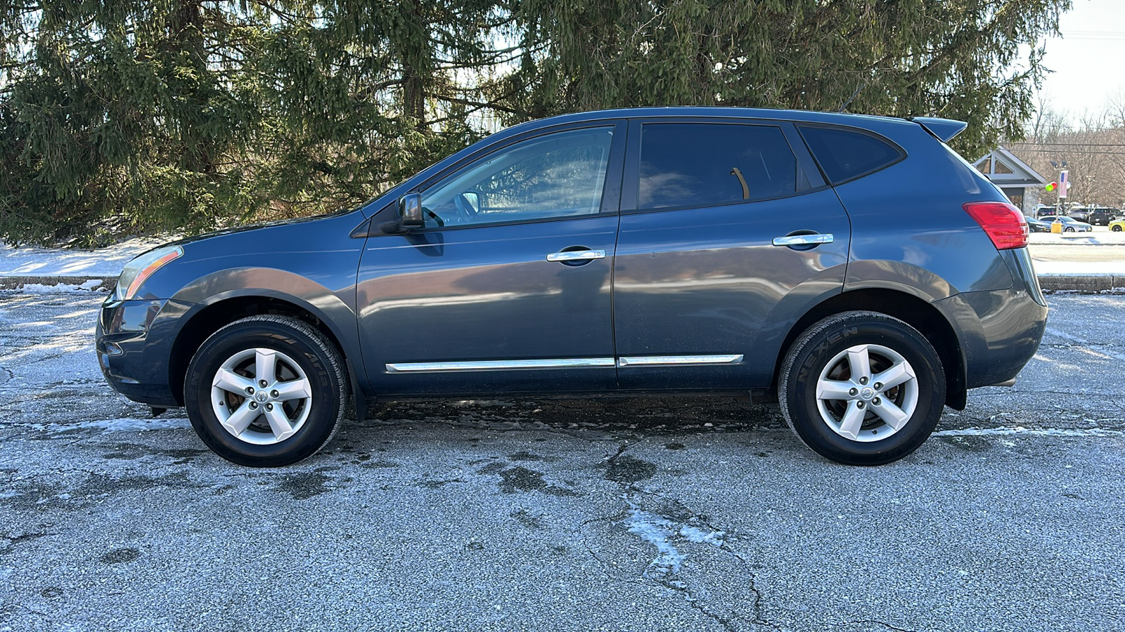 2013 Nissan Rogue S 28