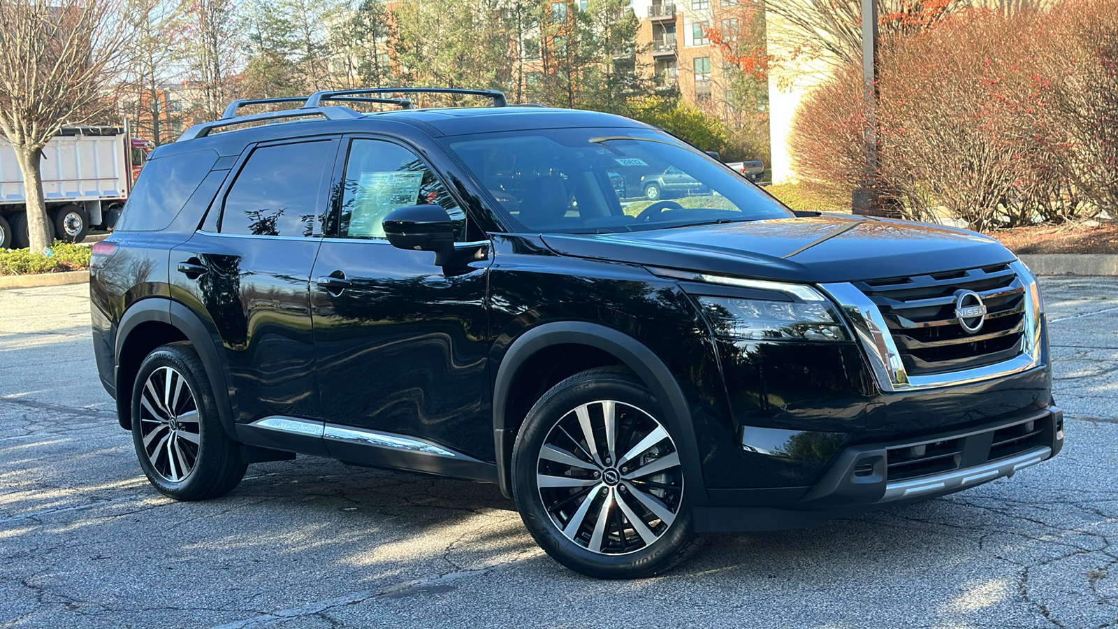 2025 Nissan Pathfinder Platinum 1