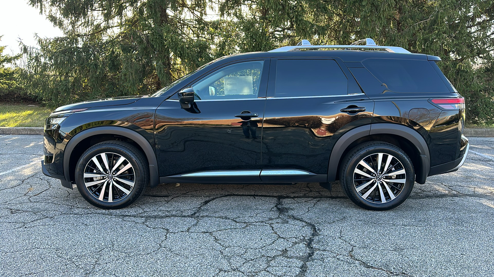 2025 Nissan Pathfinder Platinum 14