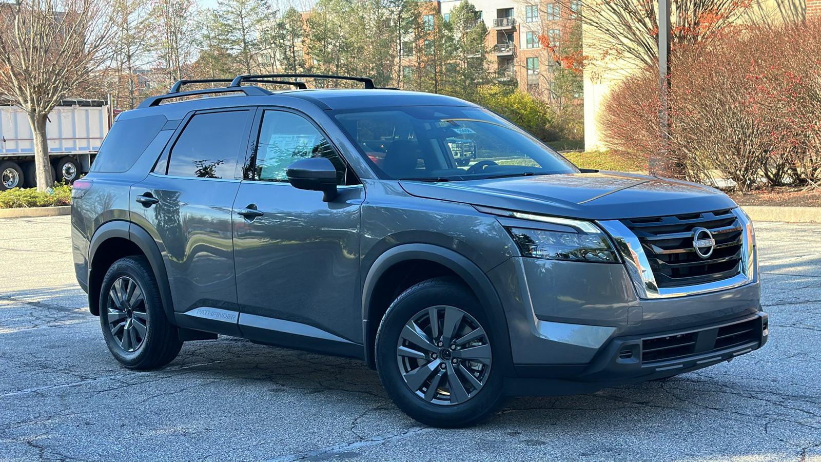 2025 Nissan Pathfinder SV 1