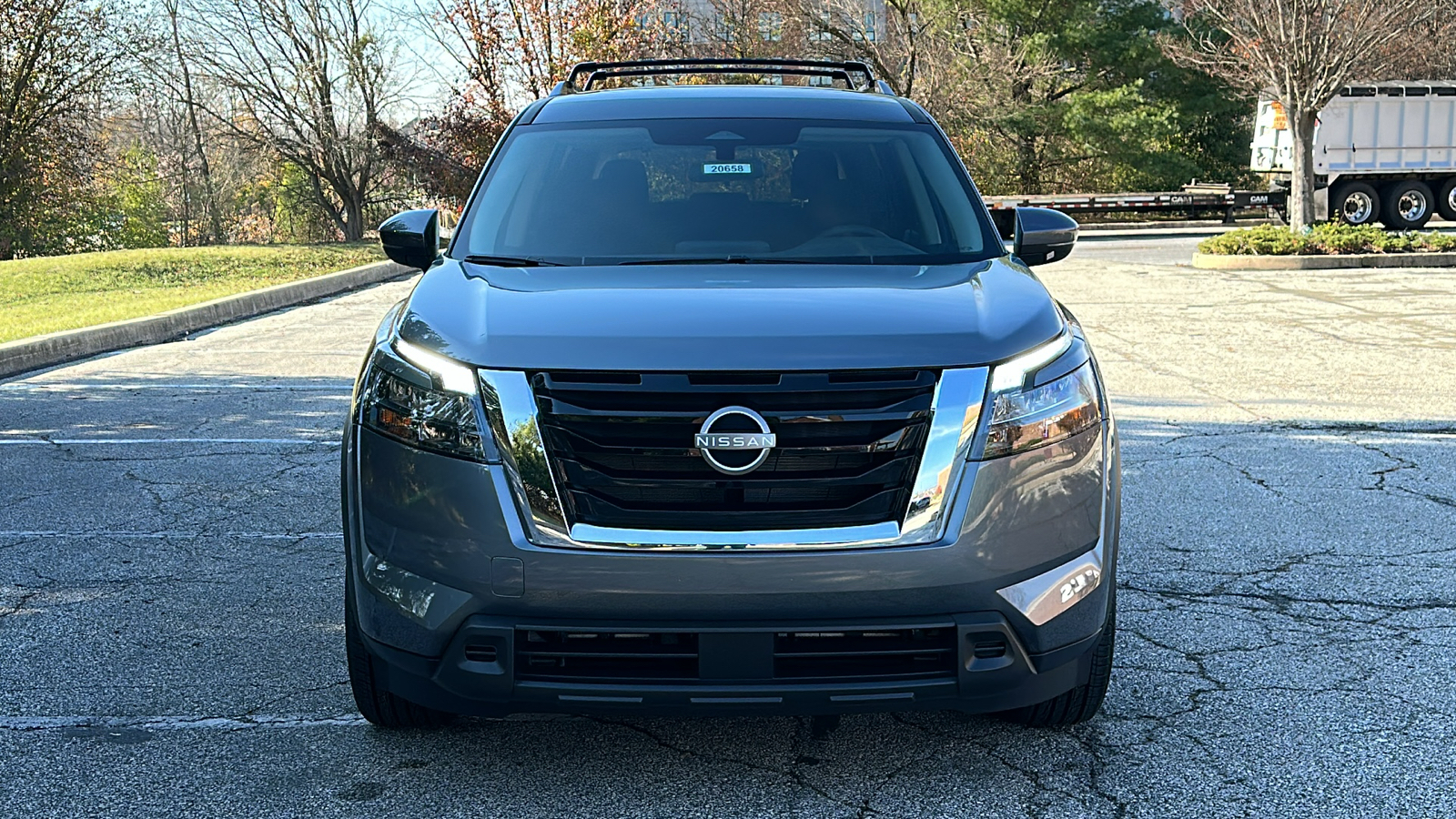 2025 Nissan Pathfinder SV 3