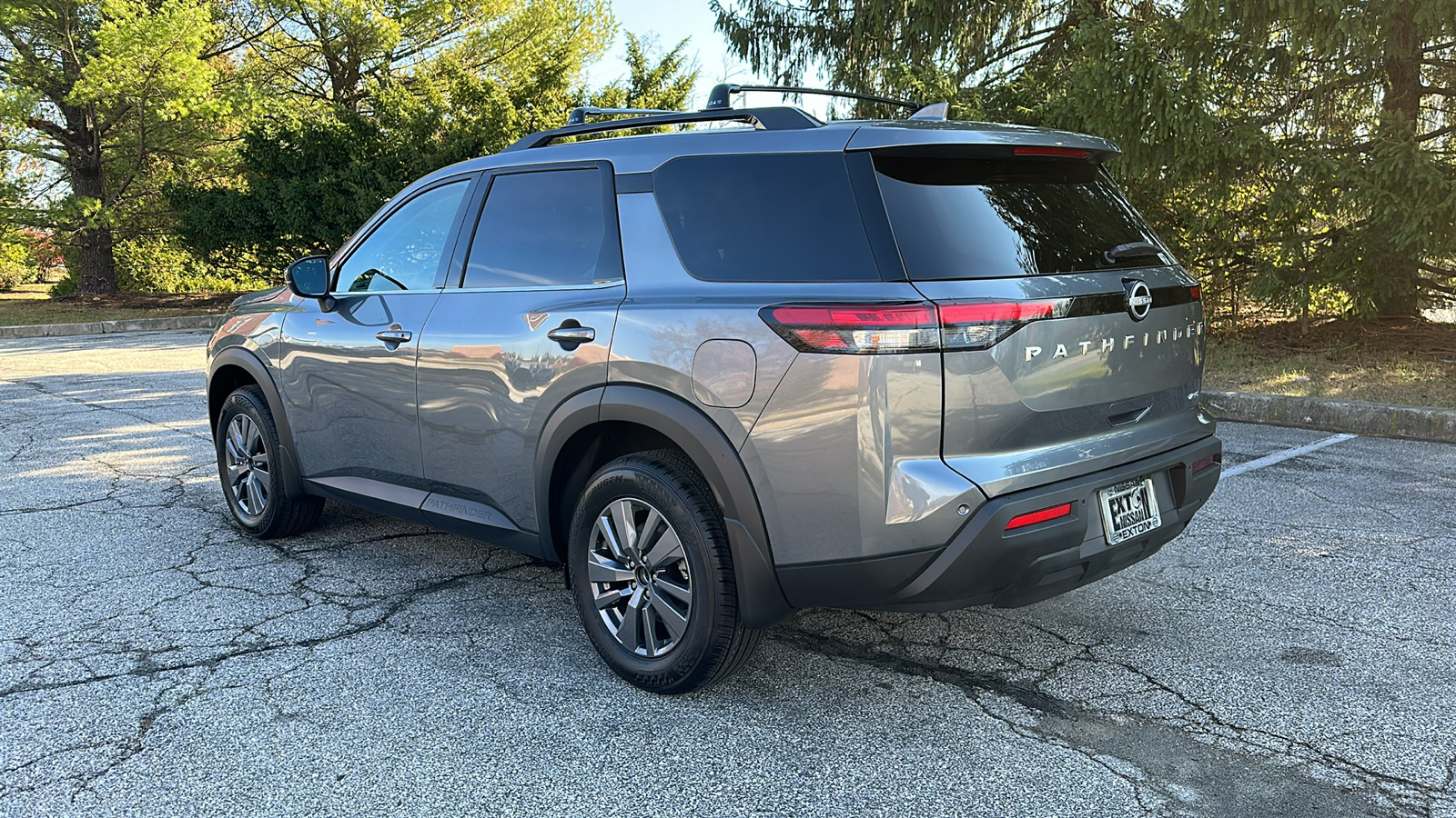 2025 Nissan Pathfinder SV 5