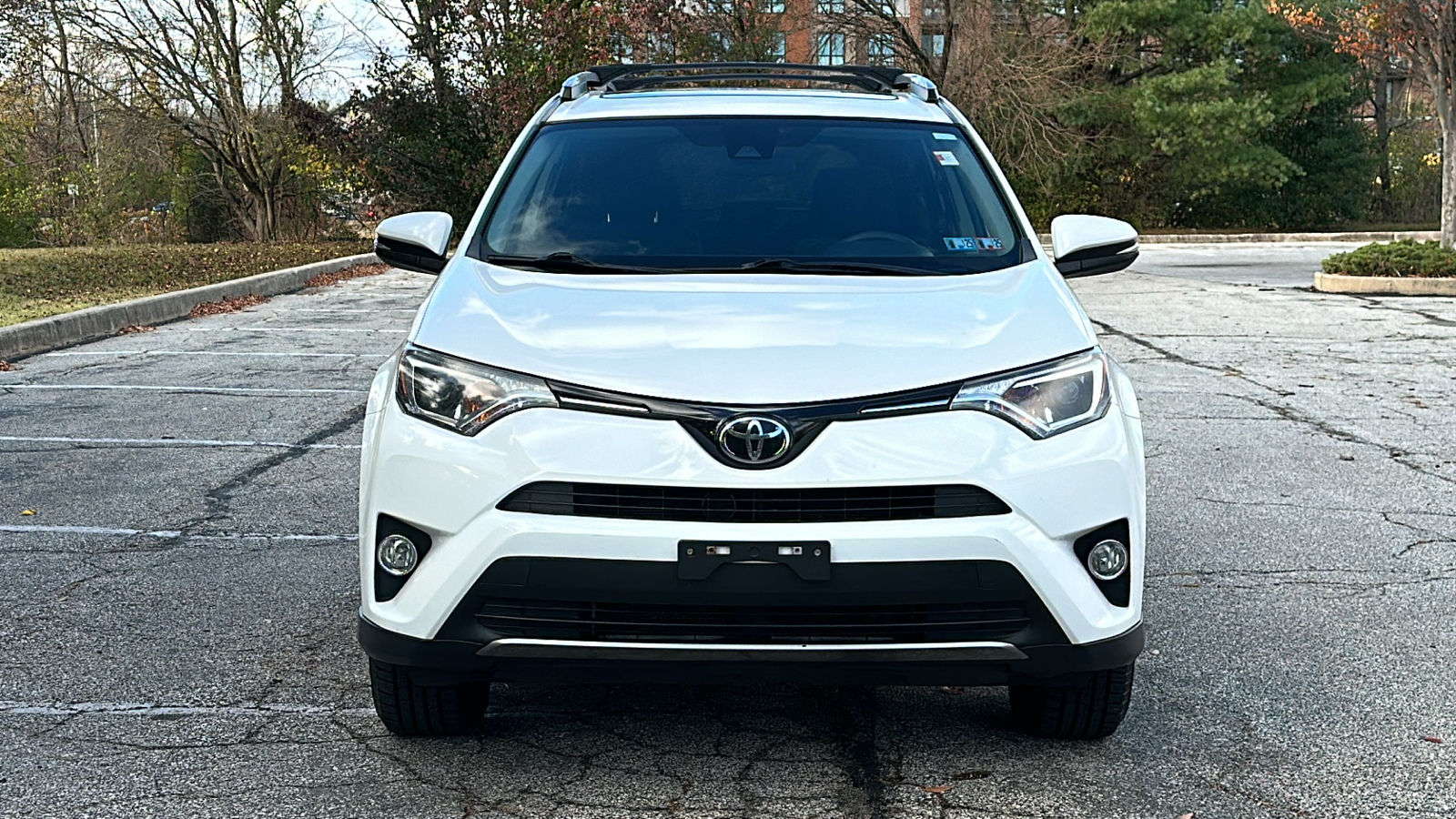 2017 Toyota RAV4 XLE 3