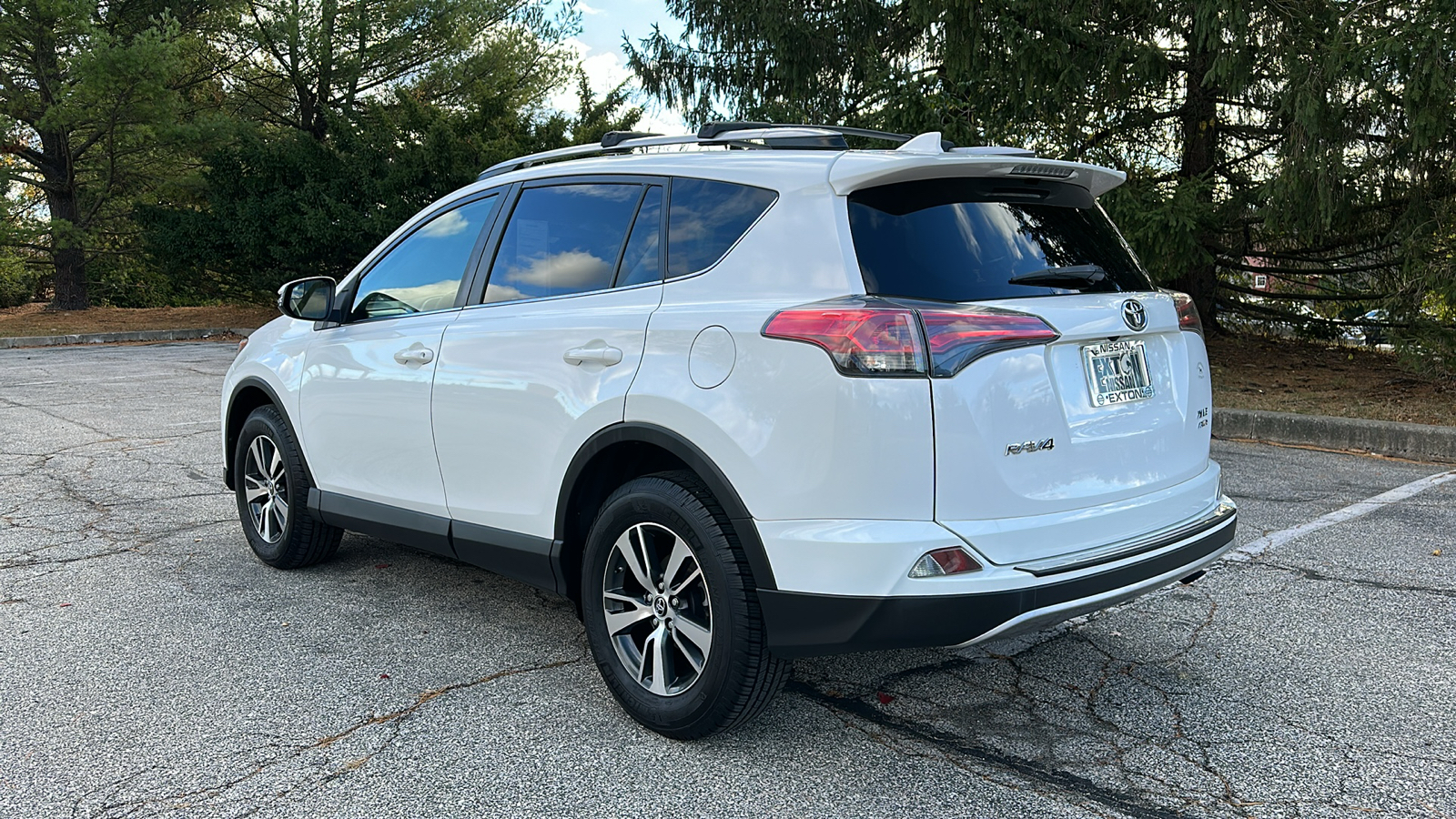 2017 Toyota RAV4 XLE 8