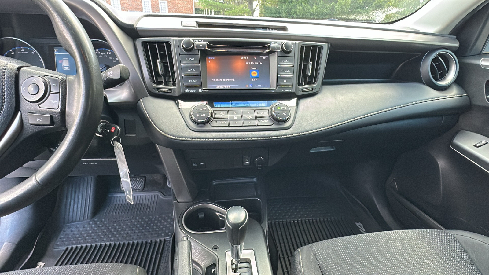 2017 Toyota RAV4 XLE 23