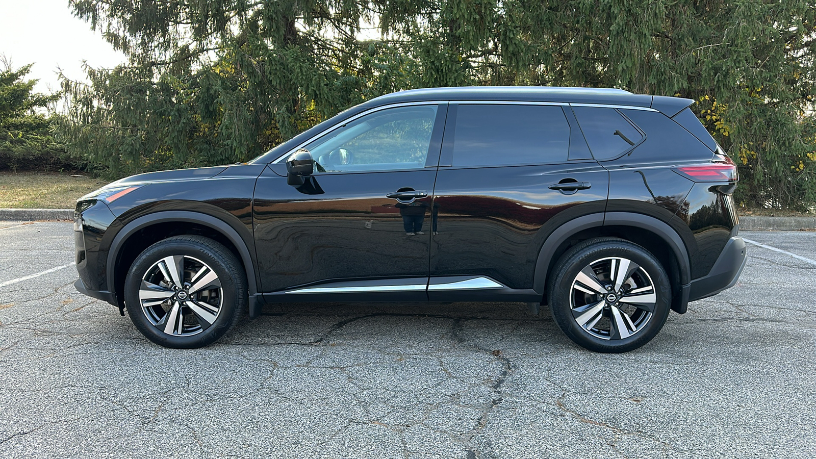 2021 Nissan Rogue SL 28