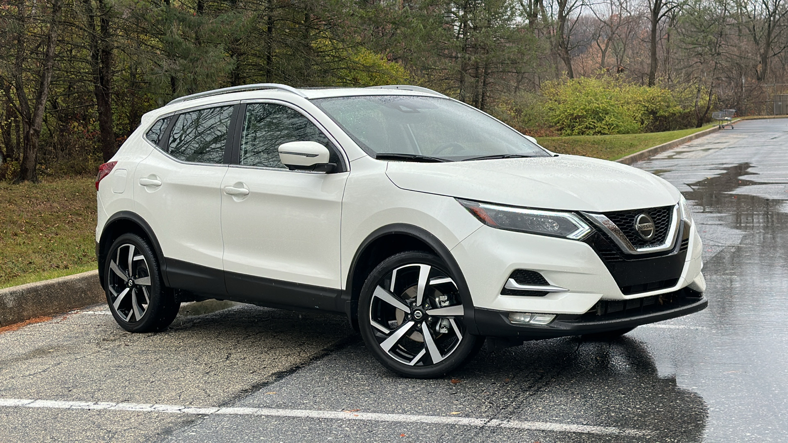 2021 Nissan Rogue Sport SL 1