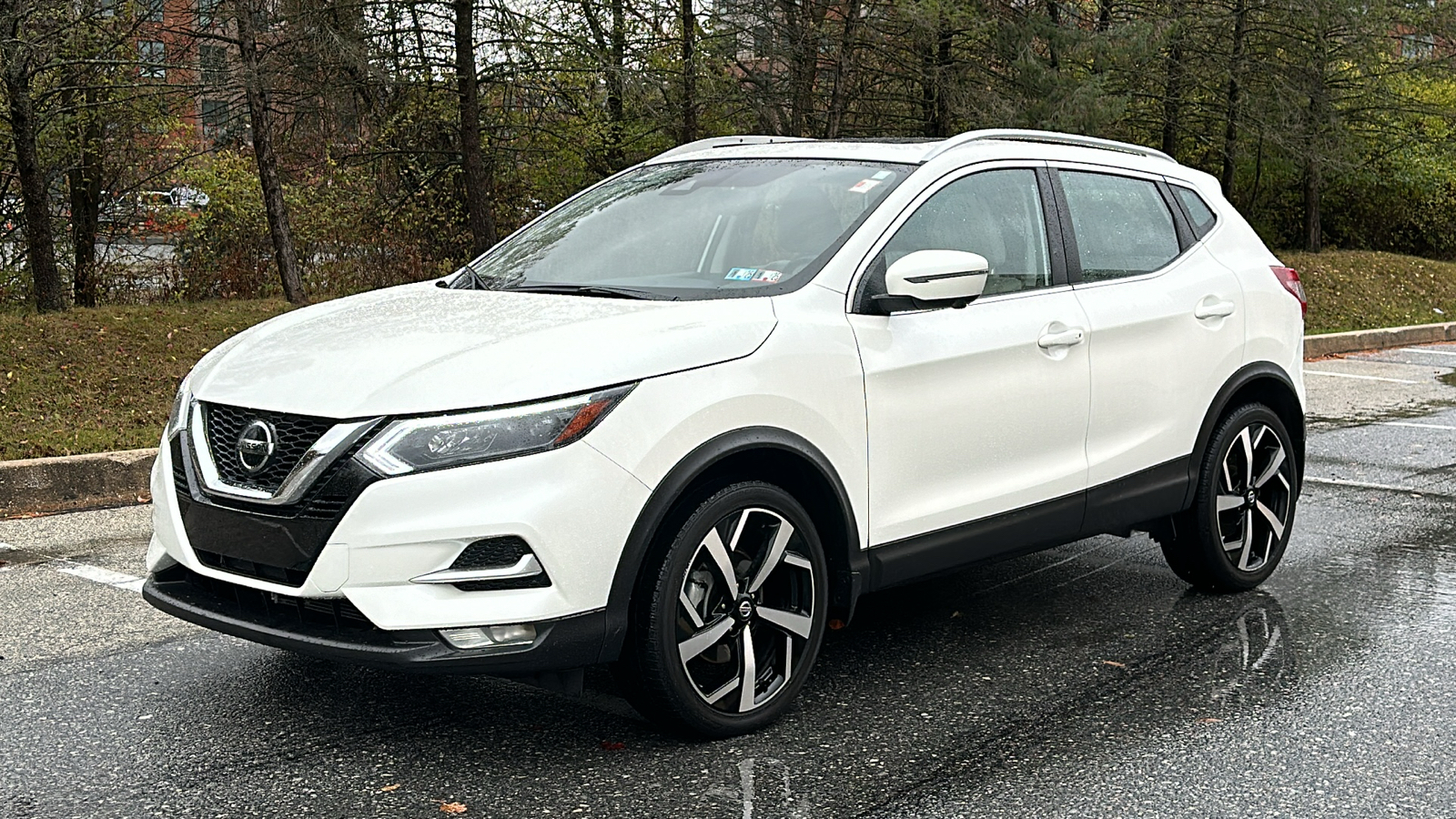 2021 Nissan Rogue Sport SL 2