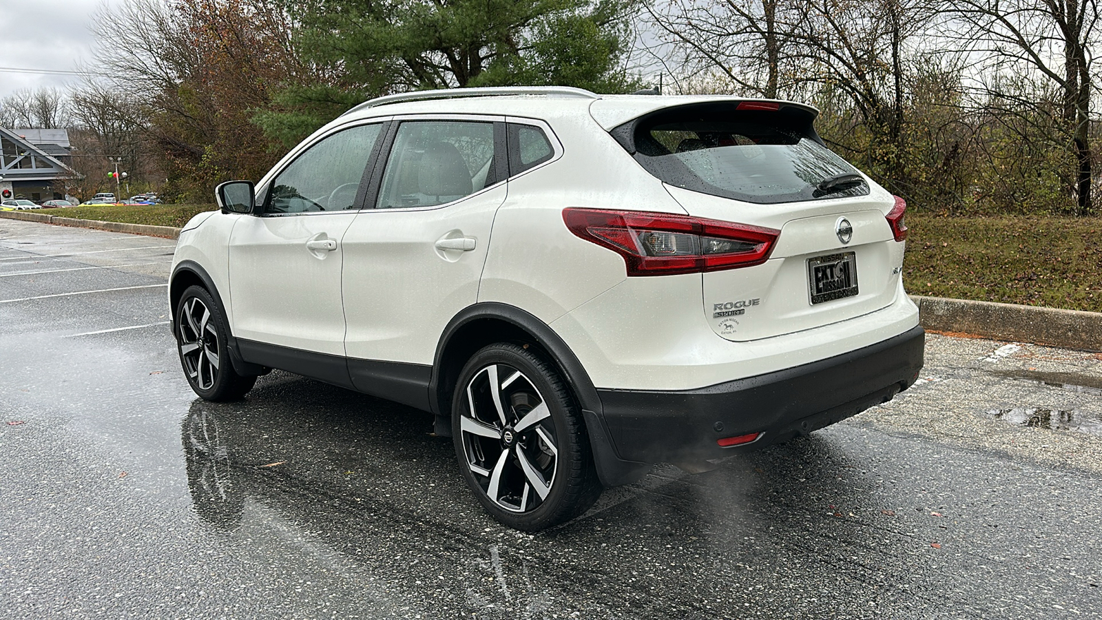 2021 Nissan Rogue Sport SL 8