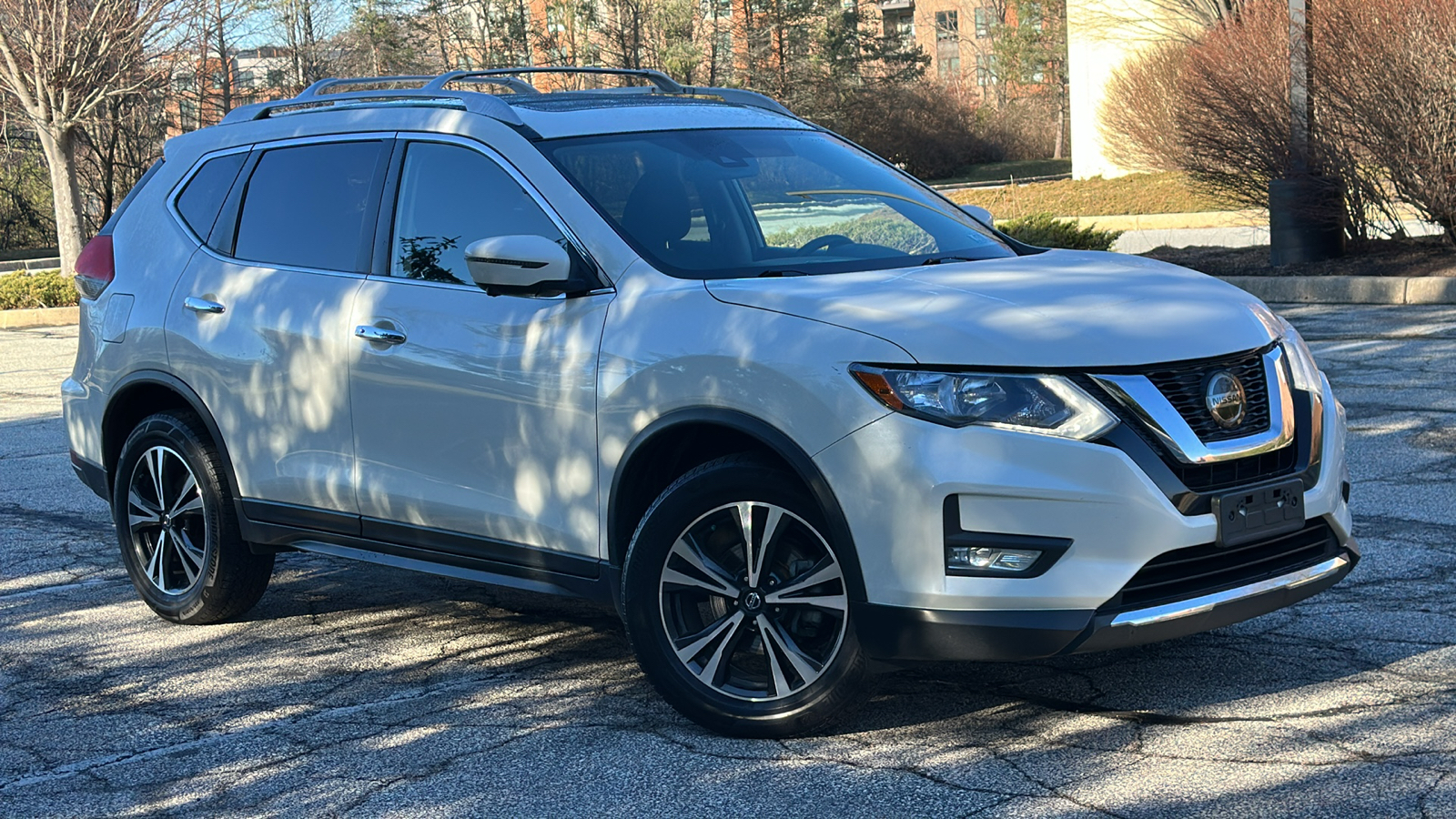 2020 Nissan Rogue SV 1