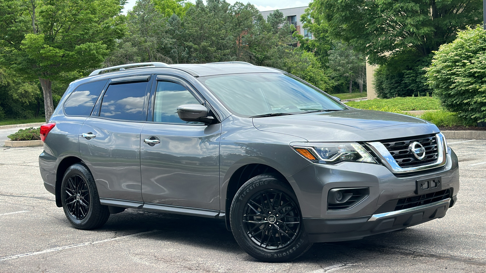 2019 Nissan Pathfinder S 1