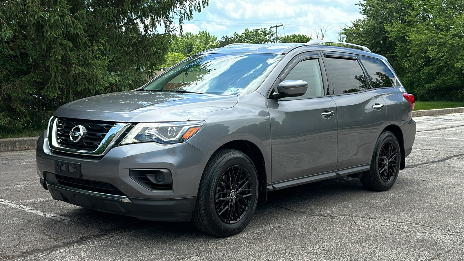 2019 Nissan Pathfinder S 2