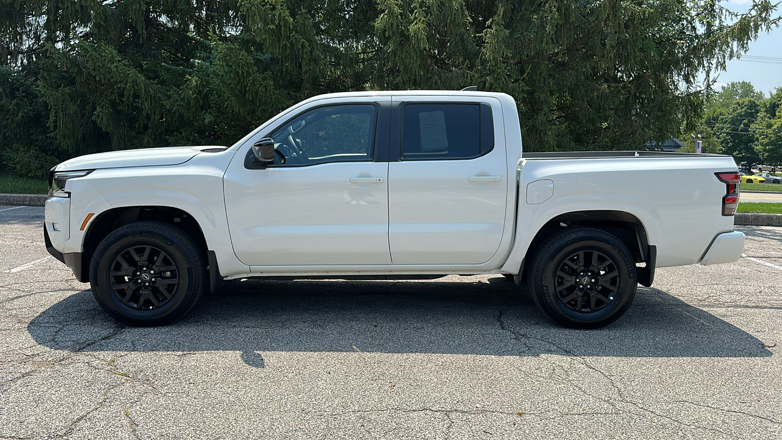 2023 Nissan Frontier SV 28