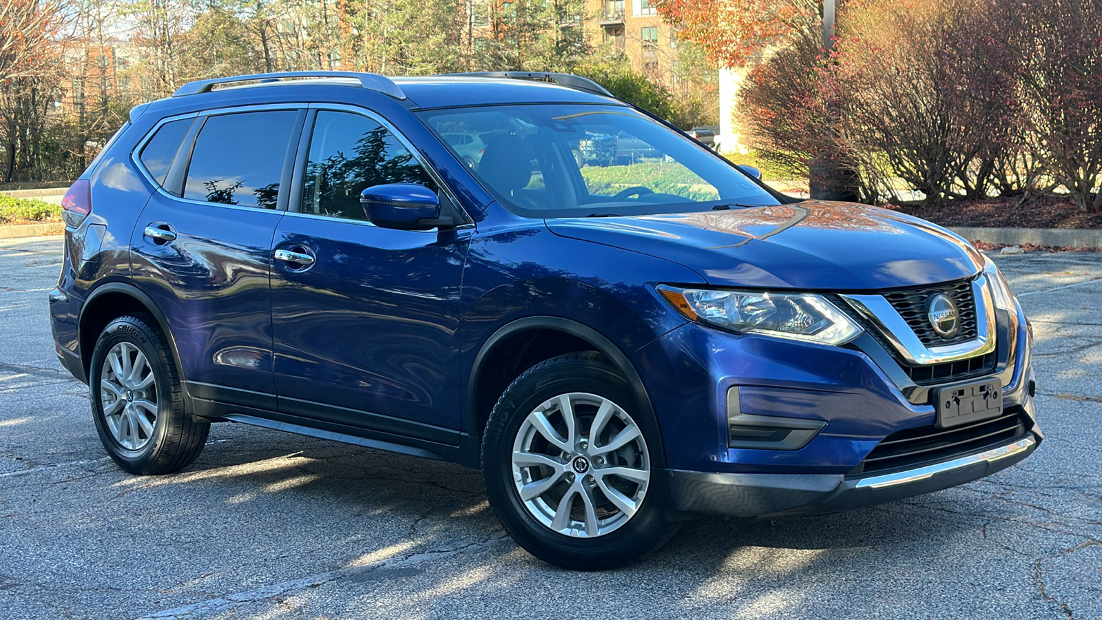 2019 Nissan Rogue SV 1