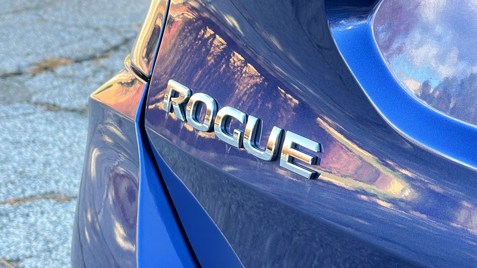 2019 Nissan Rogue SV 10