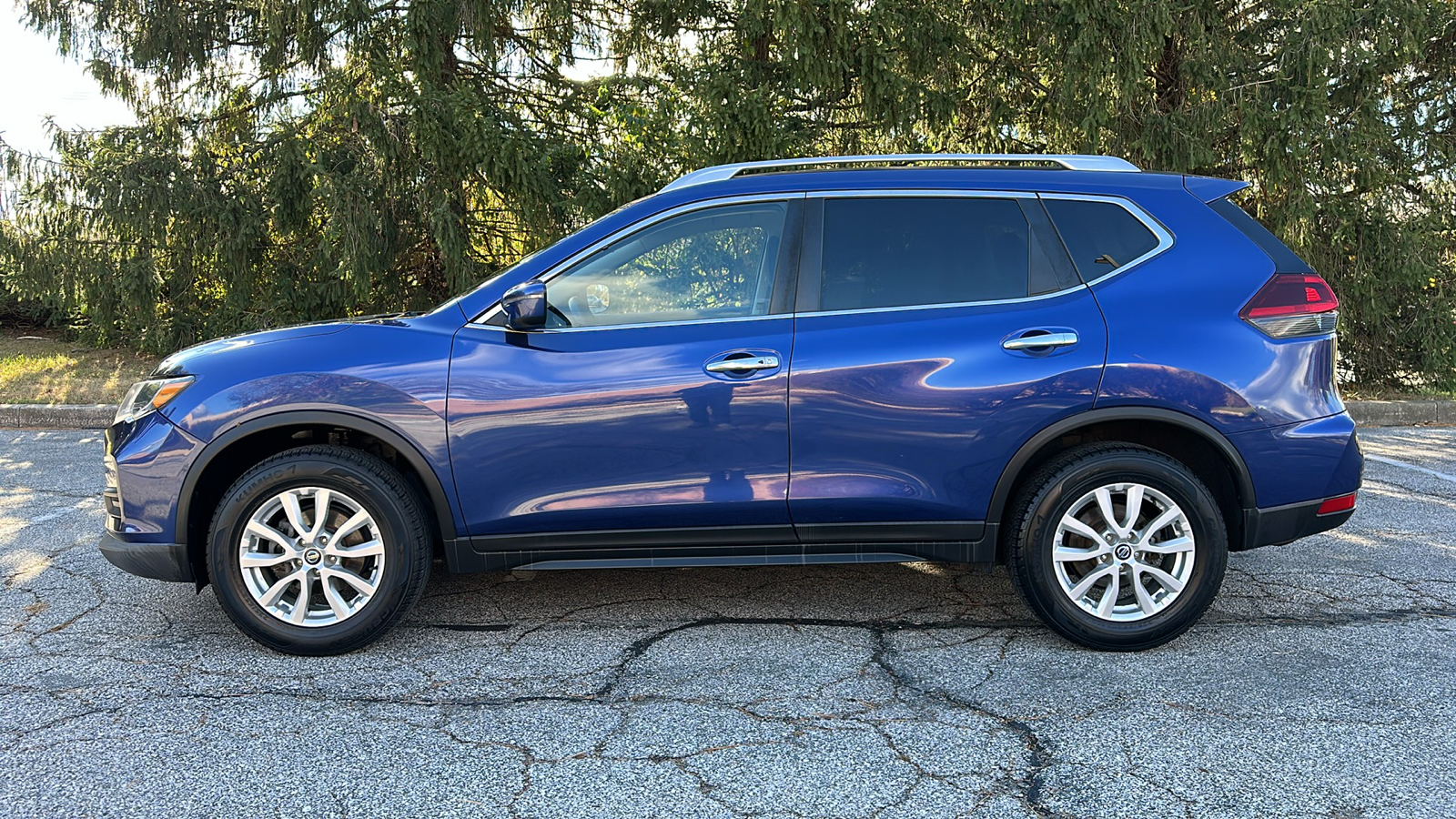 2019 Nissan Rogue SV 27