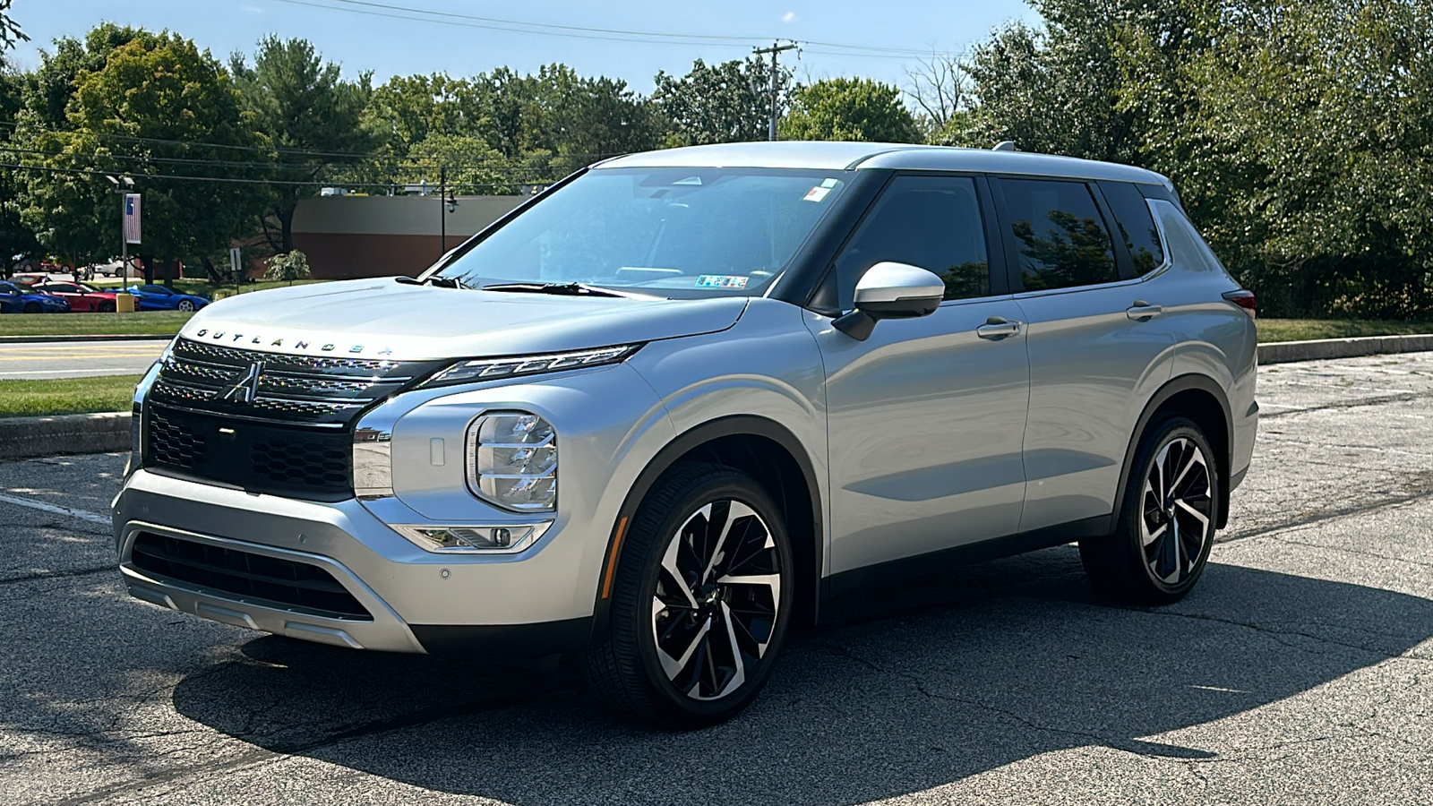 2023 Mitsubishi Outlander SE 2