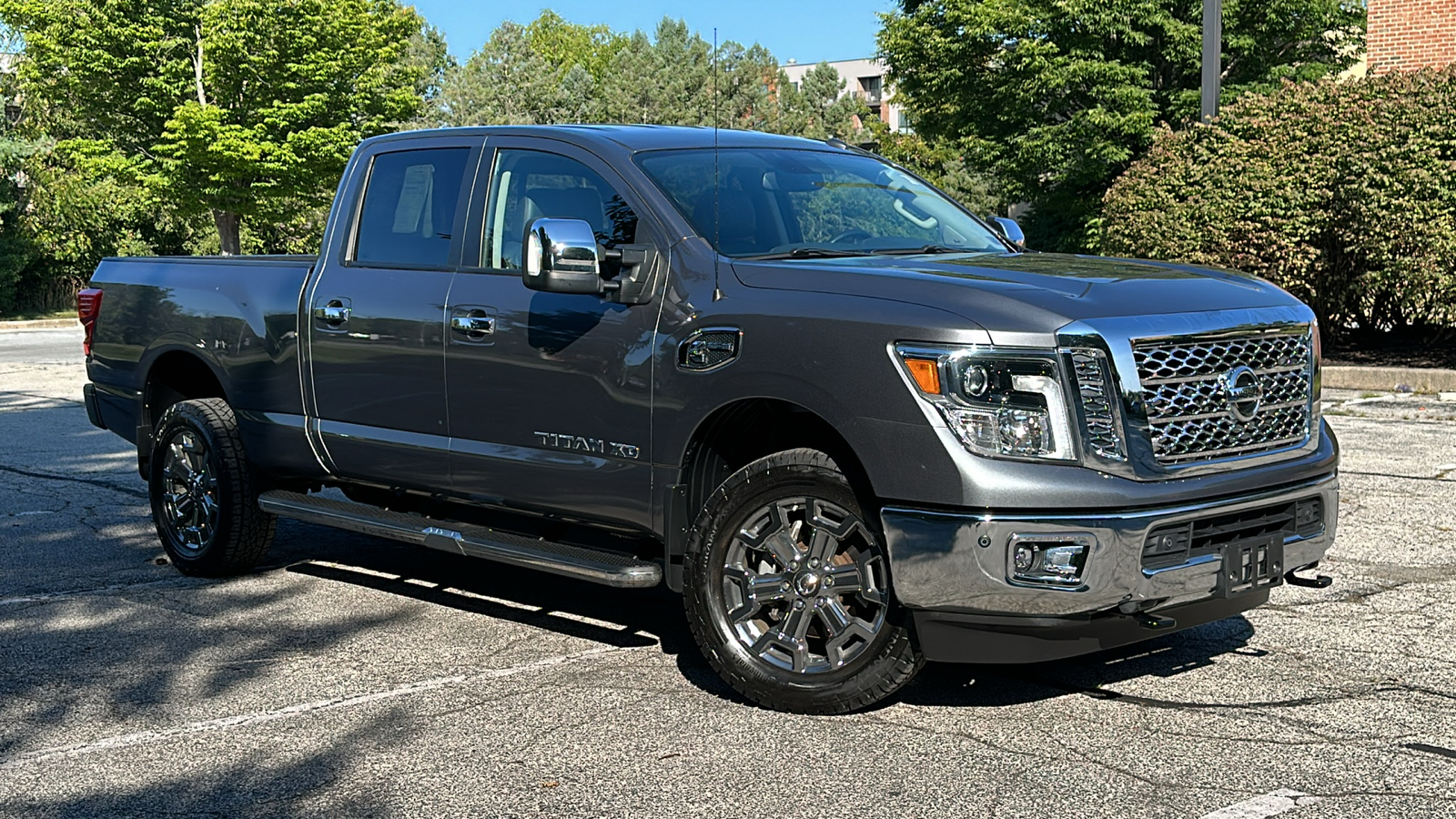 2019 Nissan Titan XD SL 1