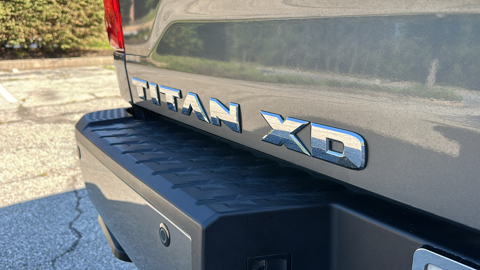 2019 Nissan Titan XD SL 11