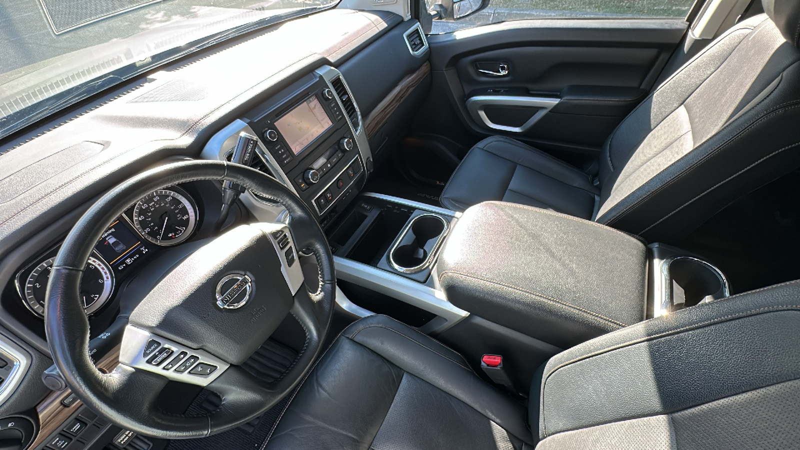 2019 Nissan Titan XD SL 23