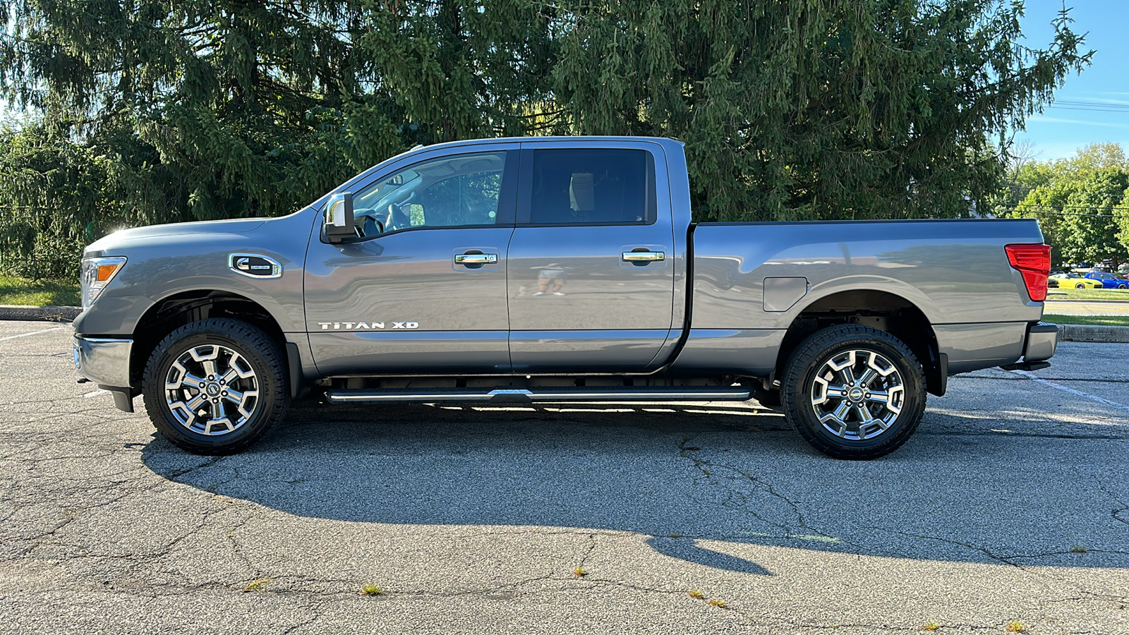 2019 Nissan Titan XD SL 29