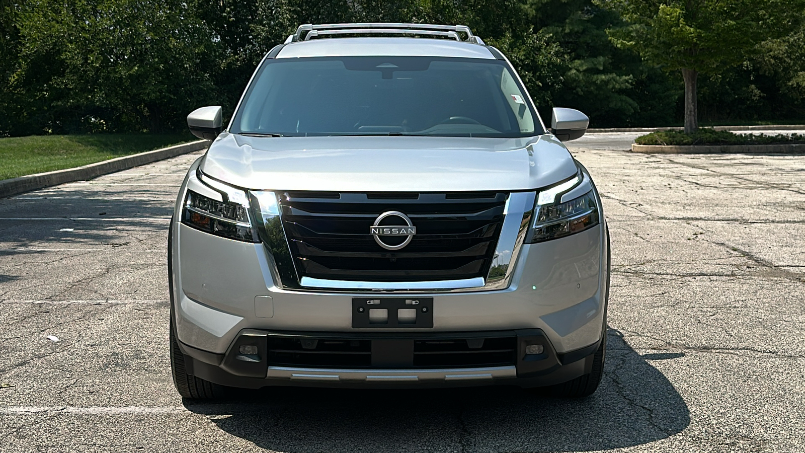 2023 Nissan Pathfinder SL 3