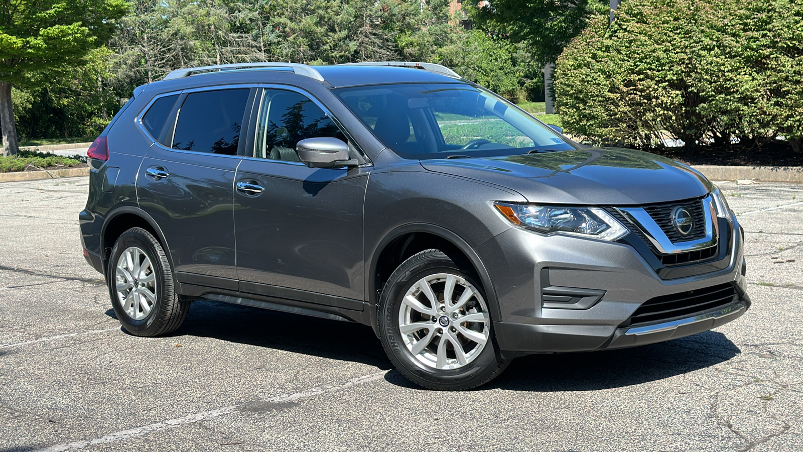 2018 Nissan Rogue SV 1