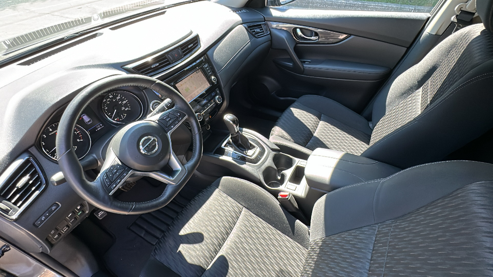 2018 Nissan Rogue SV 21