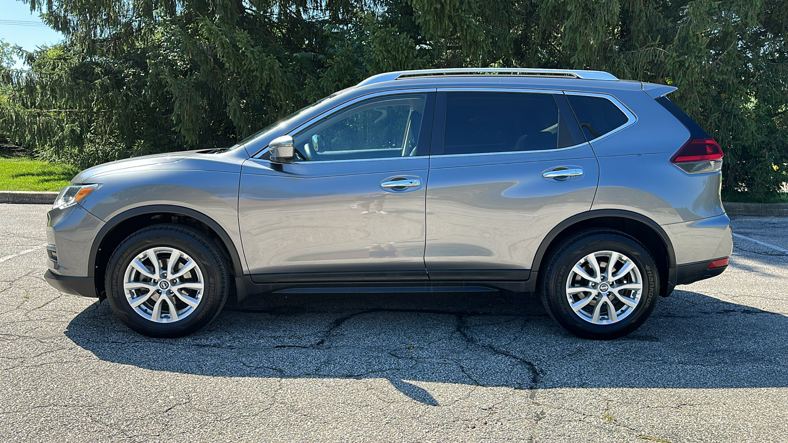 2018 Nissan Rogue SV 27