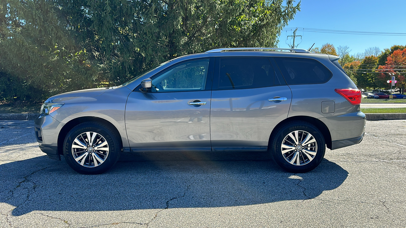 2017 Nissan Pathfinder SL 30