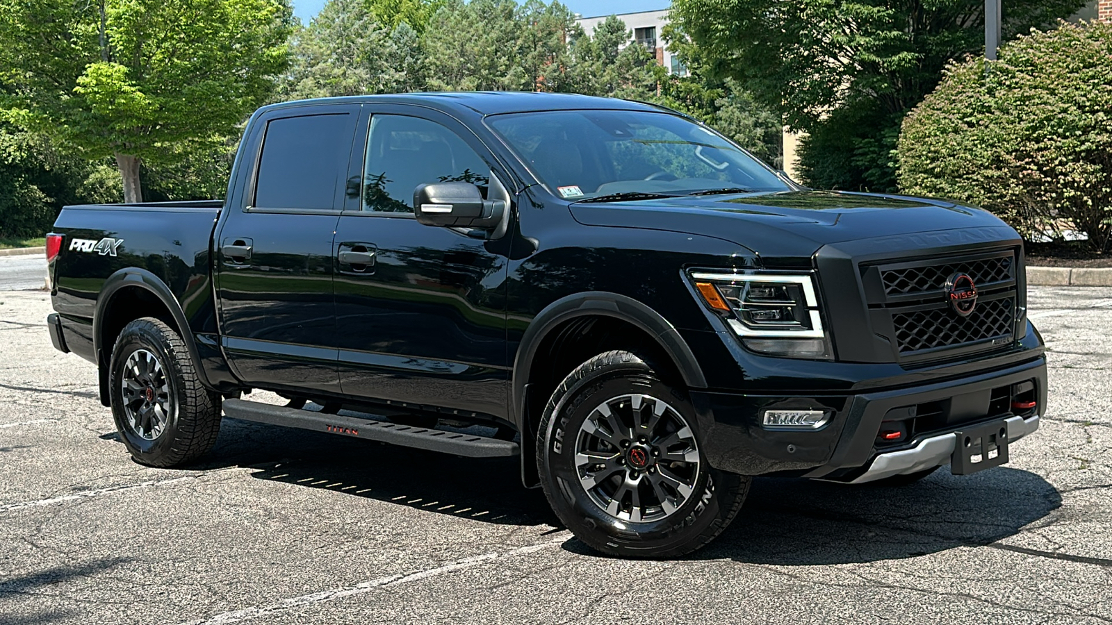 2023 Nissan Titan PRO-4X 1