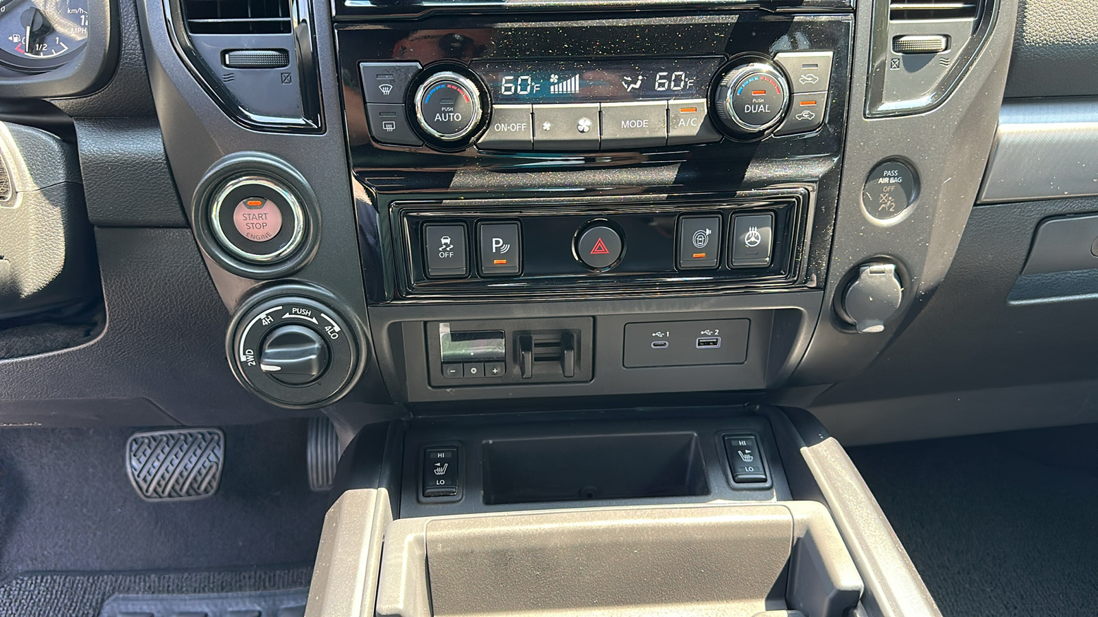 2023 Nissan Titan PRO-4X 21