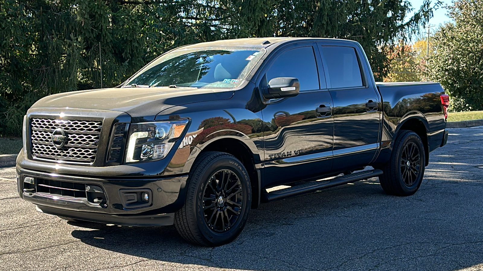 2019 Nissan Titan SV 2