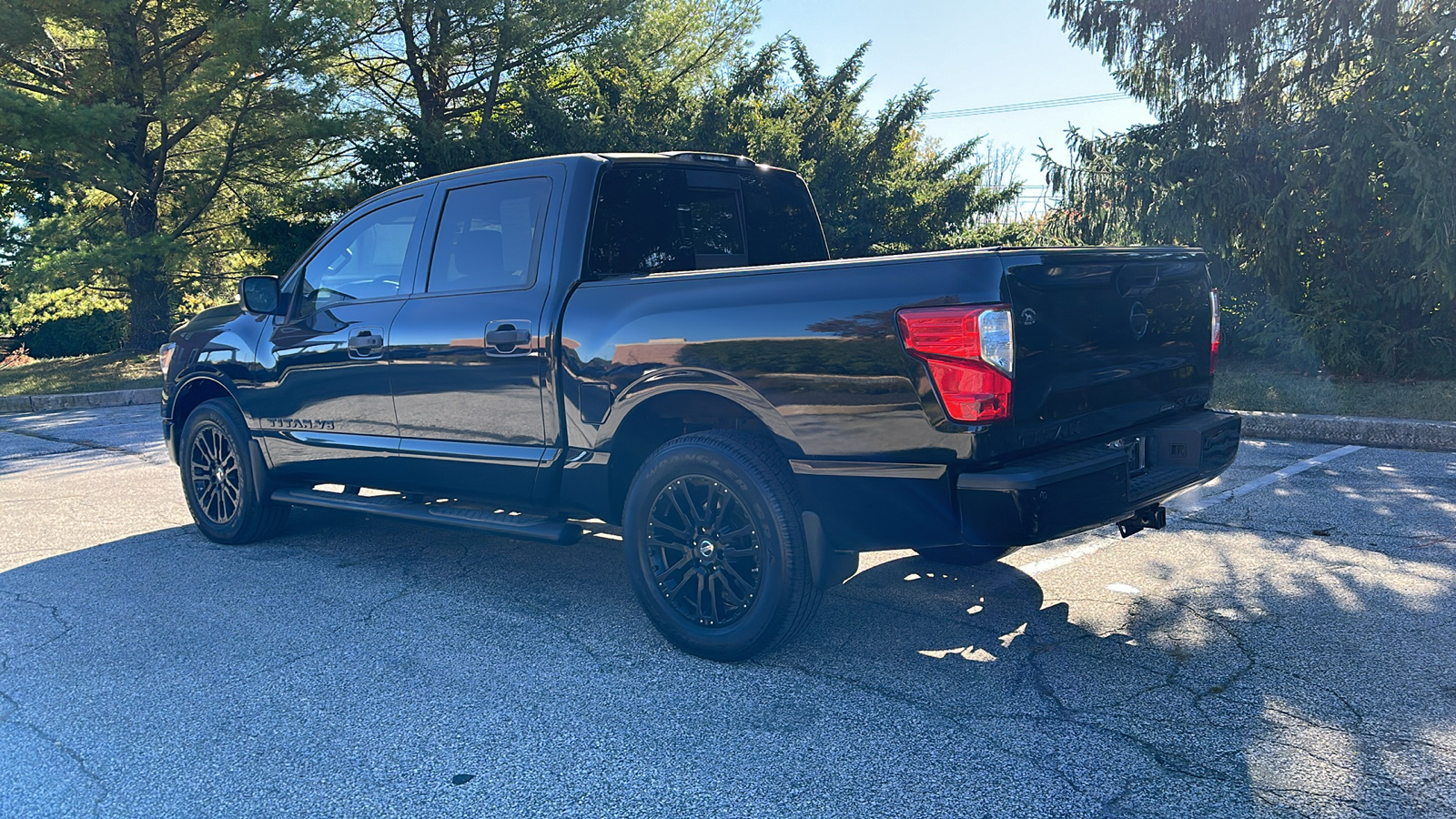 2019 Nissan Titan SV 8