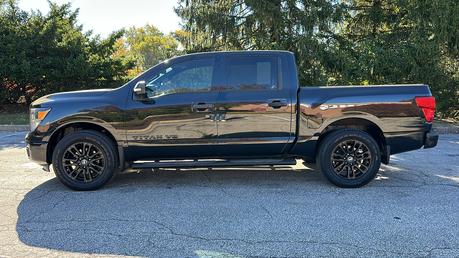 2019 Nissan Titan SV 28