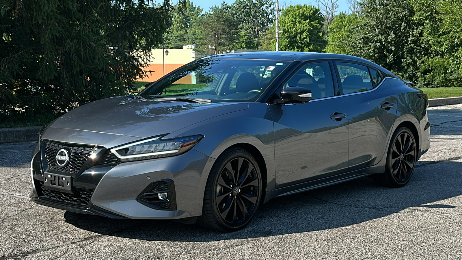 2023 Nissan Maxima SR 2