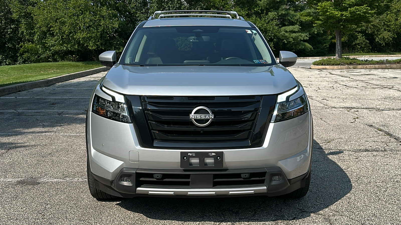 2023 Nissan Pathfinder SL 3