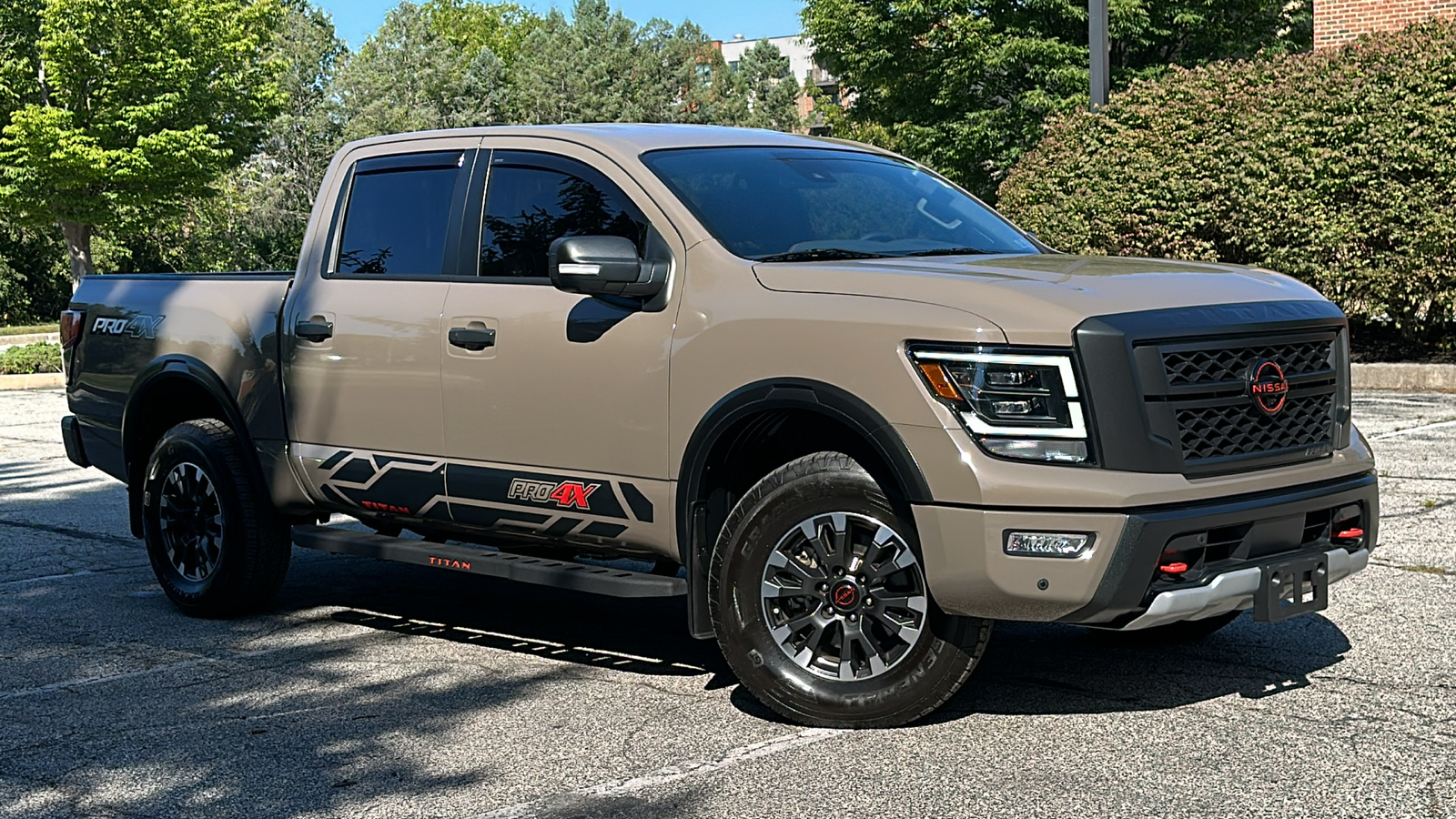 2023 Nissan Titan PRO-4X 1