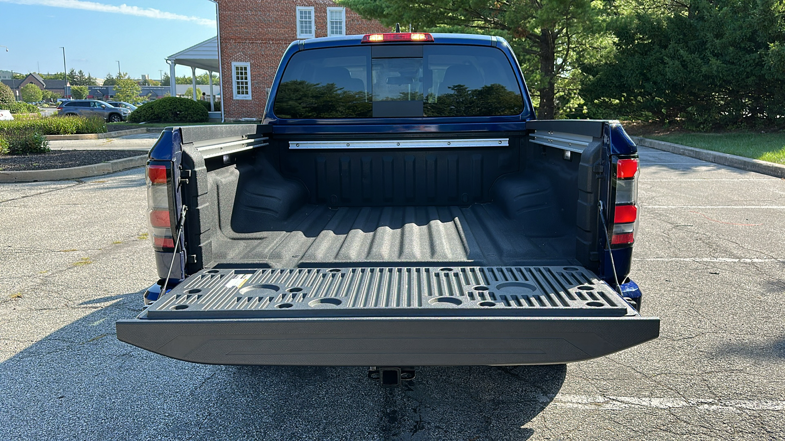 2023 Nissan Frontier SV 7