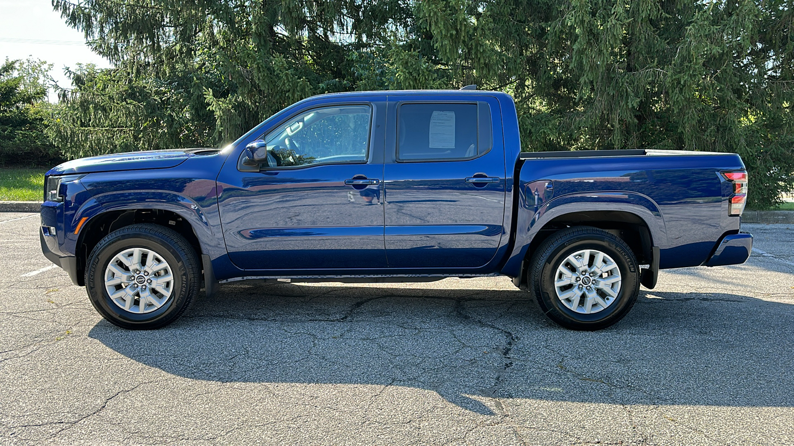 2023 Nissan Frontier SV 28