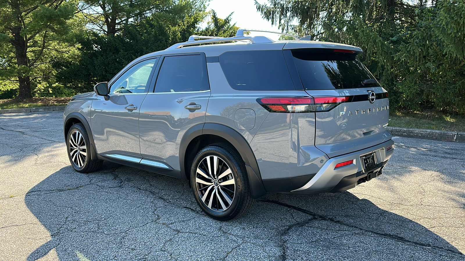 2023 Nissan Pathfinder Platinum 7