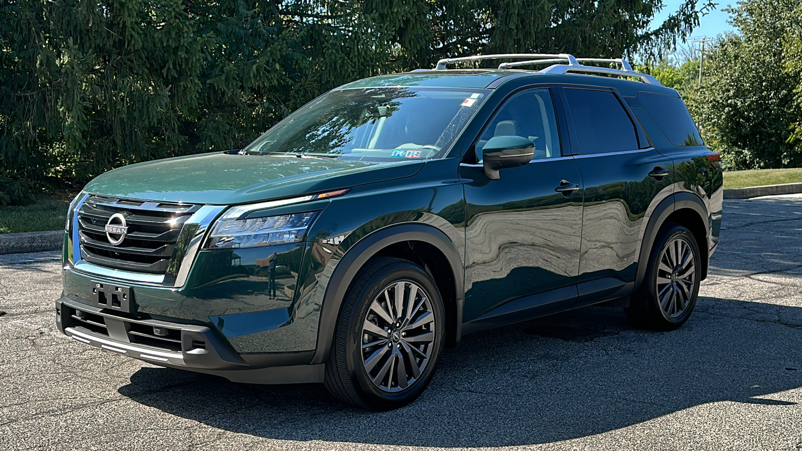 2023 Nissan Pathfinder SL 2