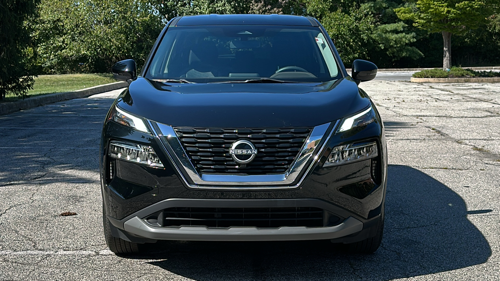 2023 Nissan Rogue SV 3