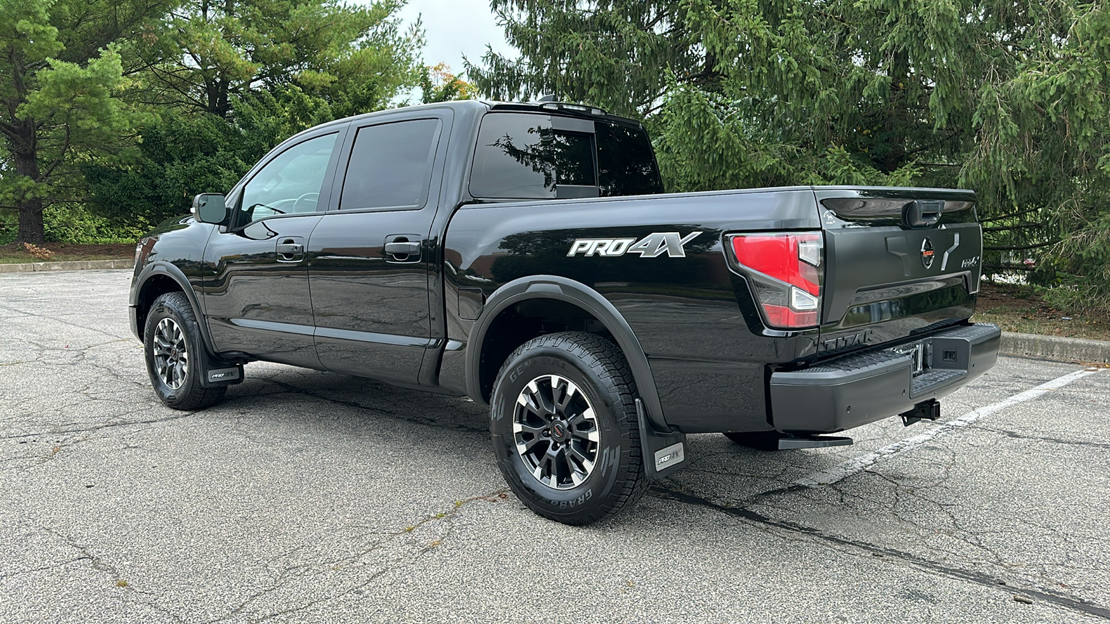 2022 Nissan Titan PRO-4X 8