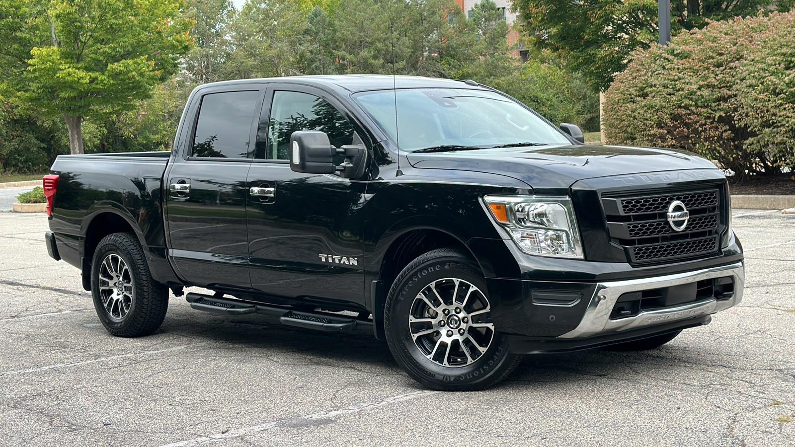 2021 Nissan Titan SV 1