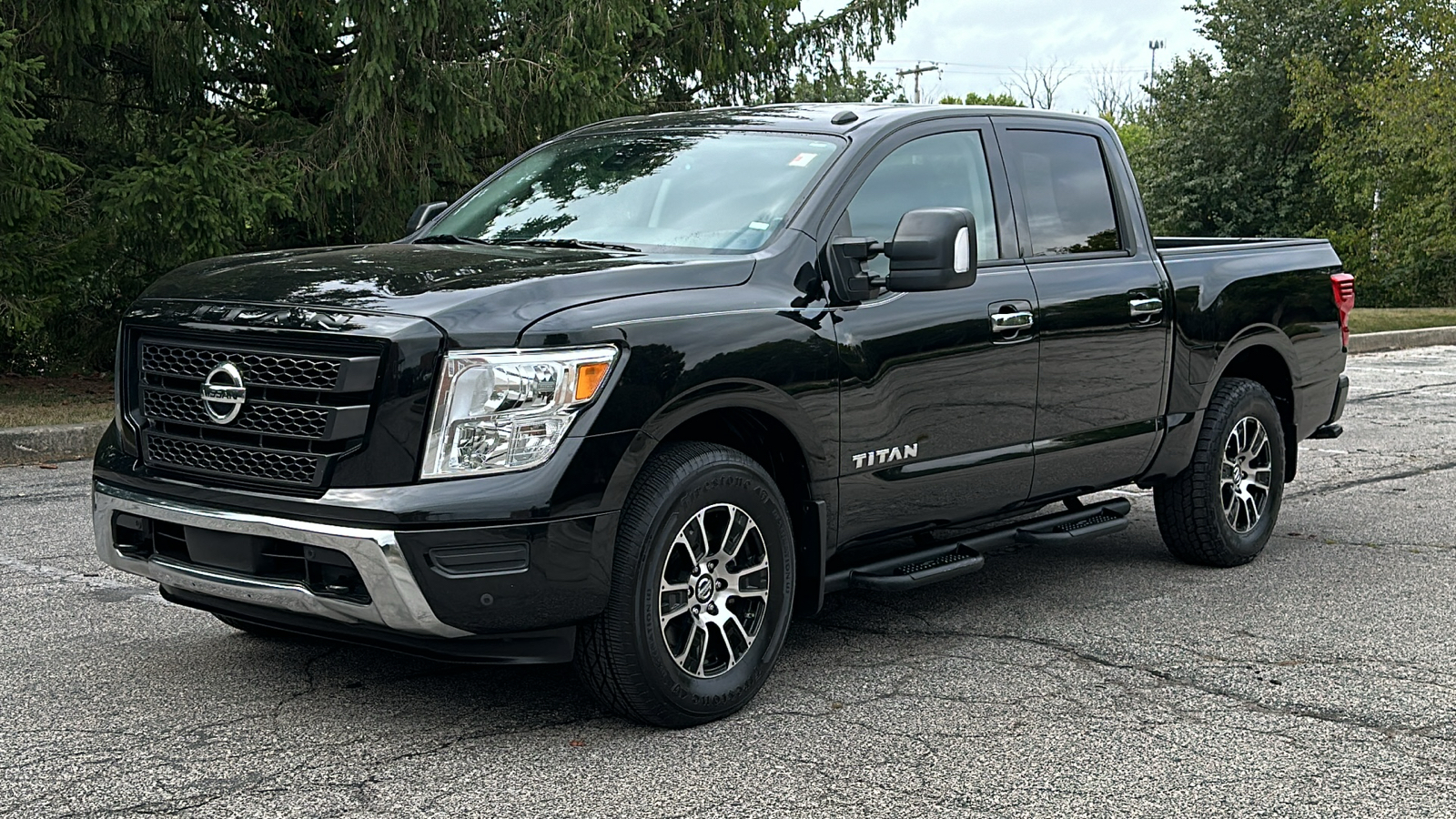 2021 Nissan Titan SV 2