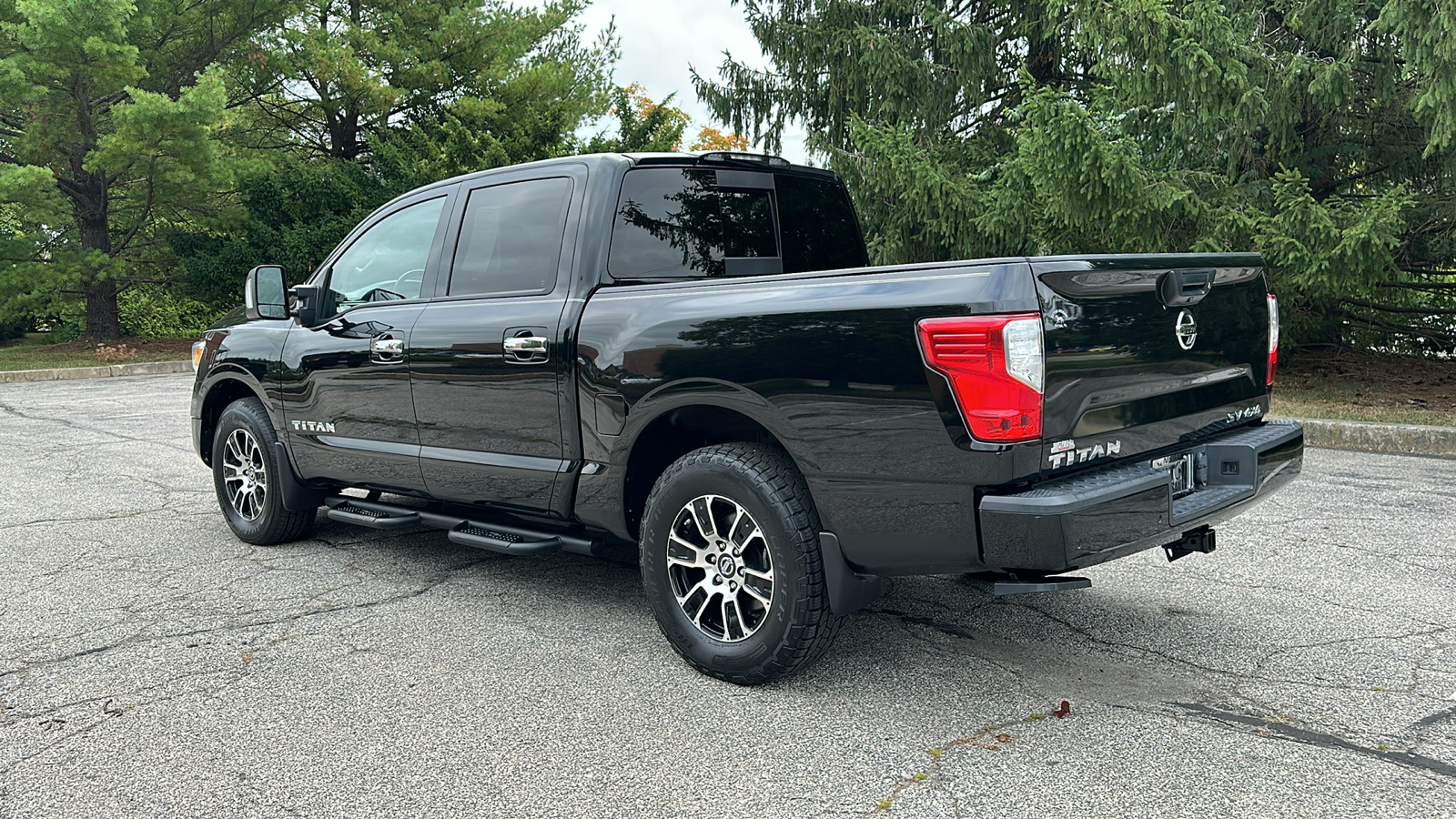 2021 Nissan Titan SV 7