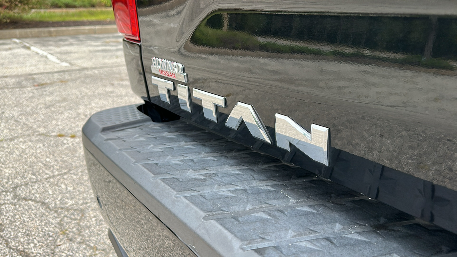 2021 Nissan Titan SV 10