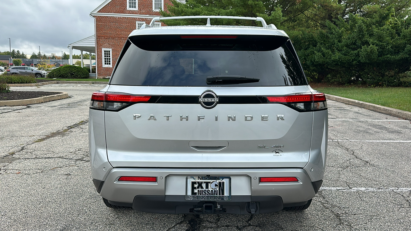 2023 Nissan Pathfinder SL 5